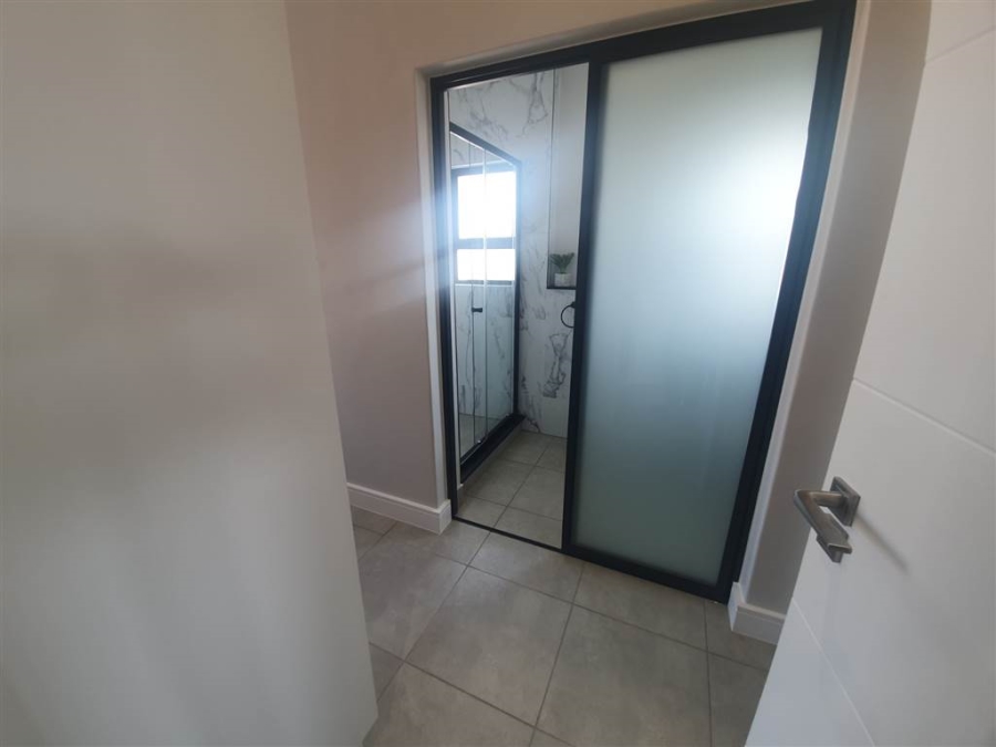 To Let 2 Bedroom Property for Rent in Waterfall Gauteng