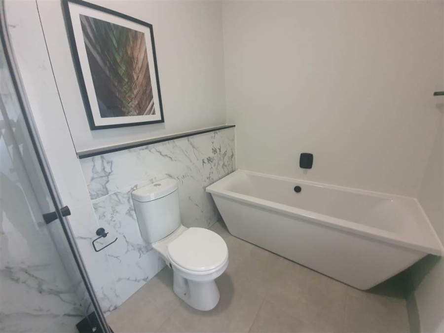 To Let 2 Bedroom Property for Rent in Waterfall Gauteng