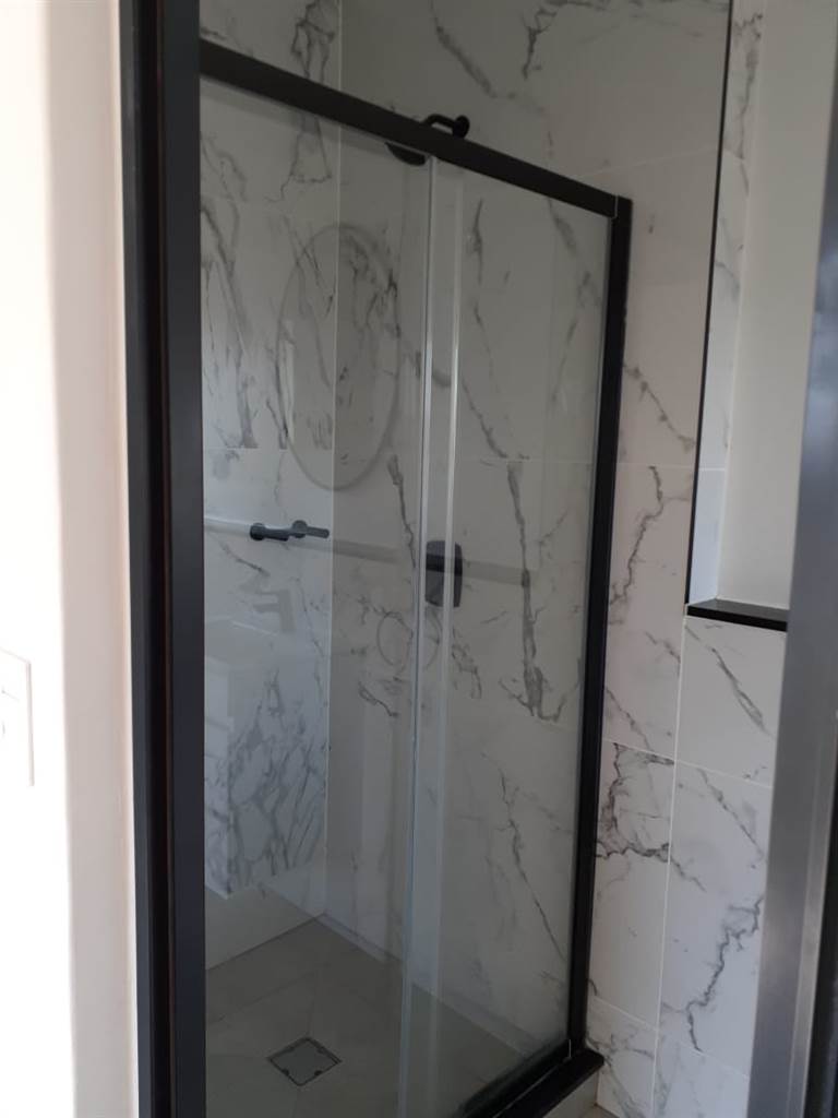 To Let 2 Bedroom Property for Rent in Waterfall Gauteng