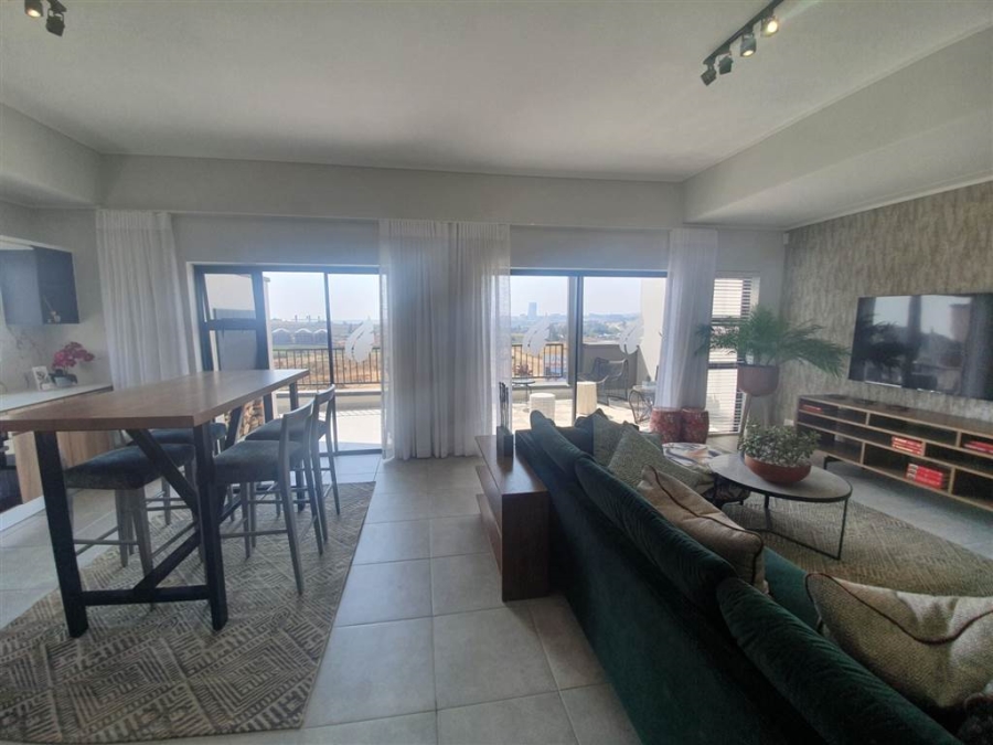 To Let 2 Bedroom Property for Rent in Waterfall Gauteng