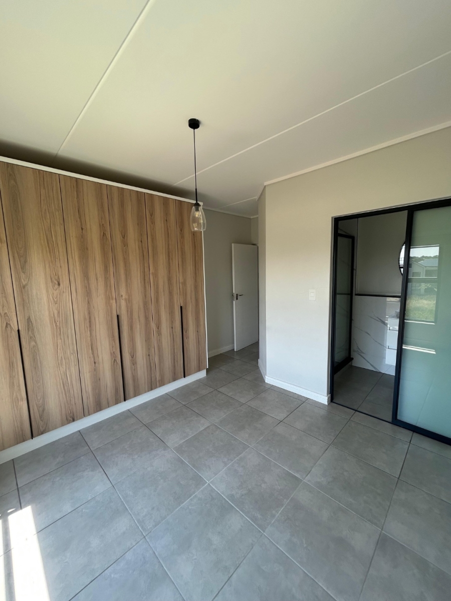 To Let 2 Bedroom Property for Rent in Waterfall Gauteng