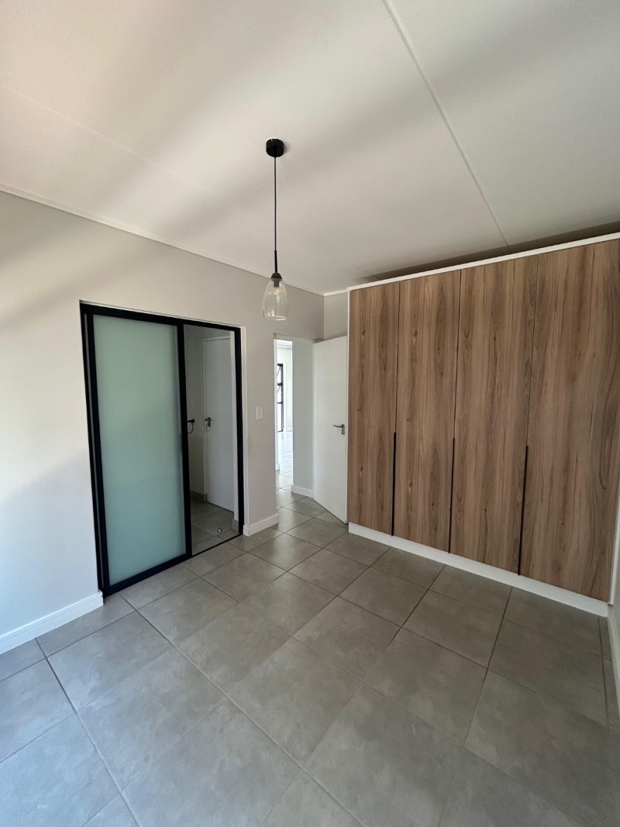 To Let 2 Bedroom Property for Rent in Waterfall Gauteng