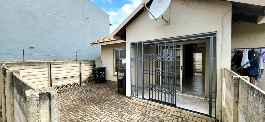 2 Bedroom Property for Sale in Lambton Gardens Gauteng