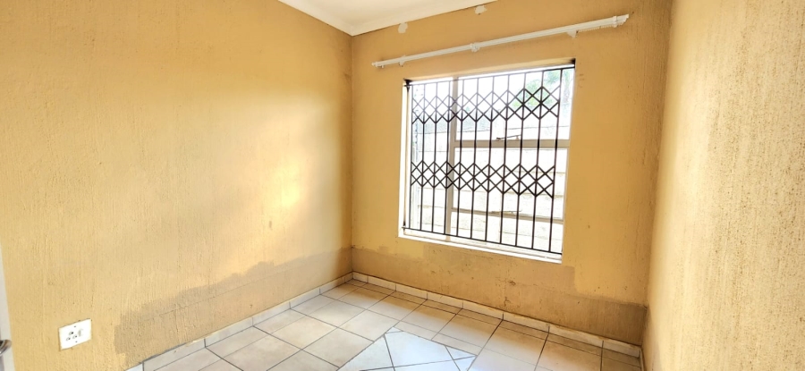 2 Bedroom Property for Sale in Lambton Gardens Gauteng