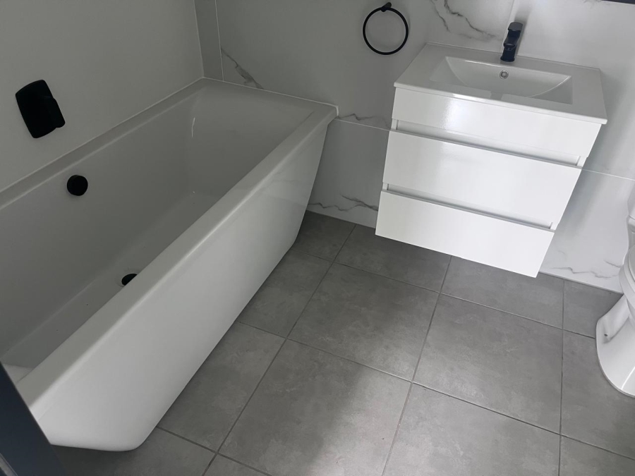 To Let 3 Bedroom Property for Rent in Waterfall Gauteng