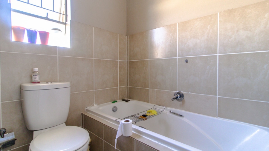 2 Bedroom Property for Sale in Ormonde View Gauteng