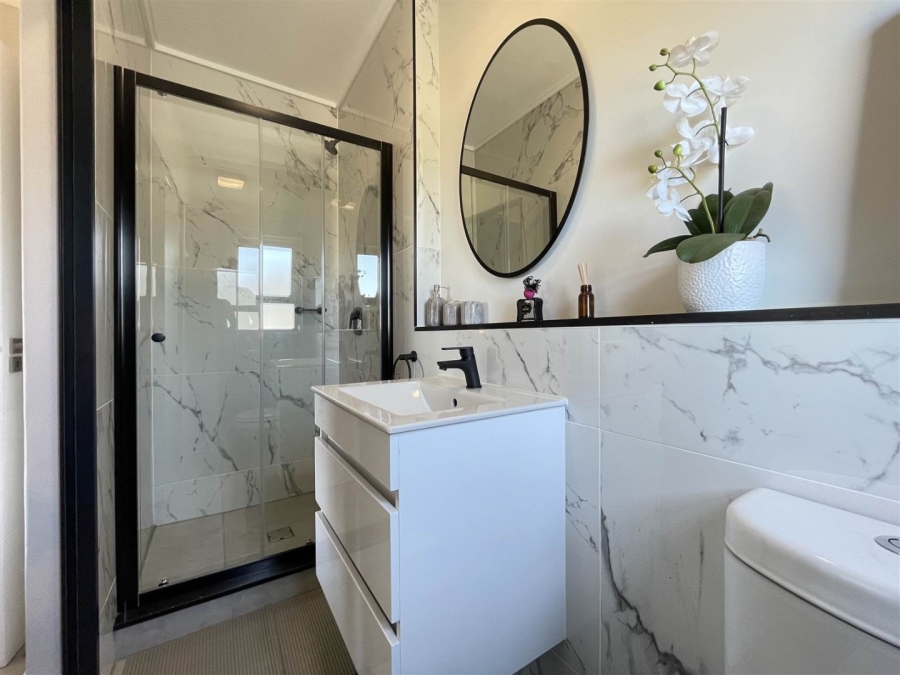 1 Bedroom Property for Sale in Waterfall Gauteng