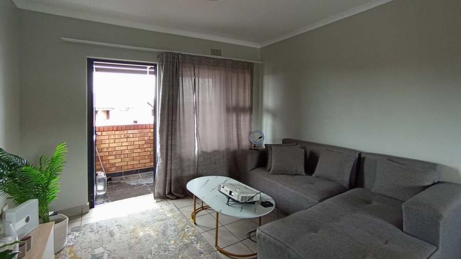 2 Bedroom Property for Sale in La Montagne Gauteng