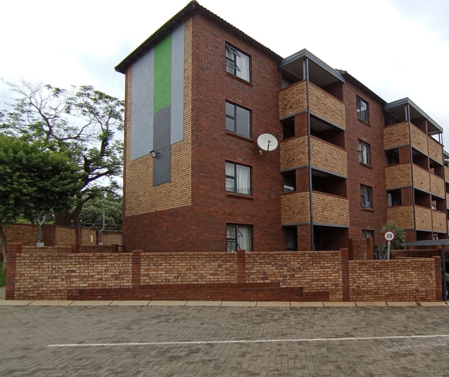 2 Bedroom Property for Sale in La Montagne Gauteng