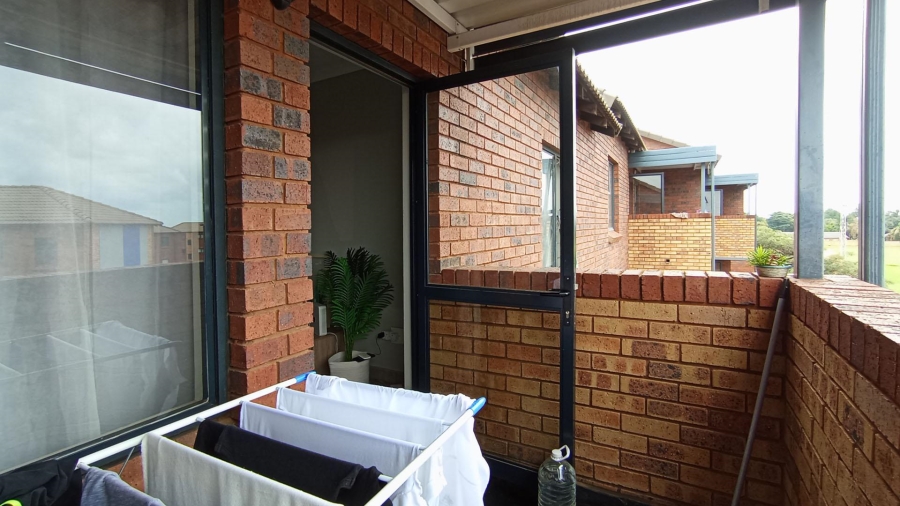 2 Bedroom Property for Sale in La Montagne Gauteng