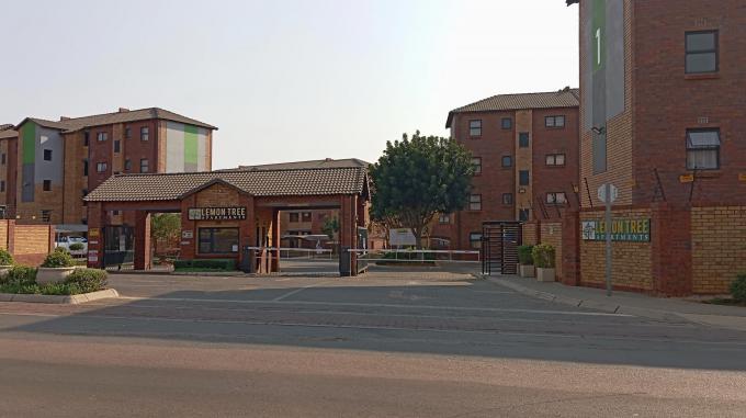 2 Bedroom Property for Sale in La Montagne Gauteng