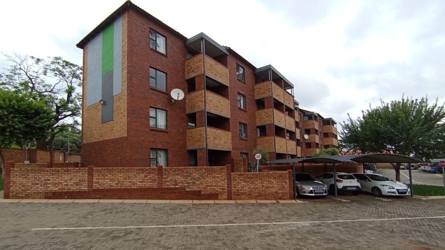 2 Bedroom Property for Sale in La Montagne Gauteng