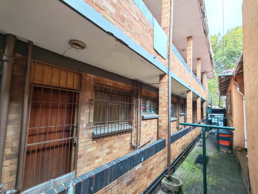 8 Bedroom Property for Sale in Rosettenville Gauteng