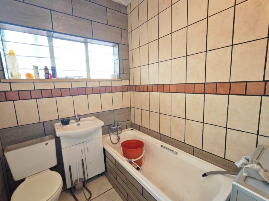 8 Bedroom Property for Sale in Rosettenville Gauteng