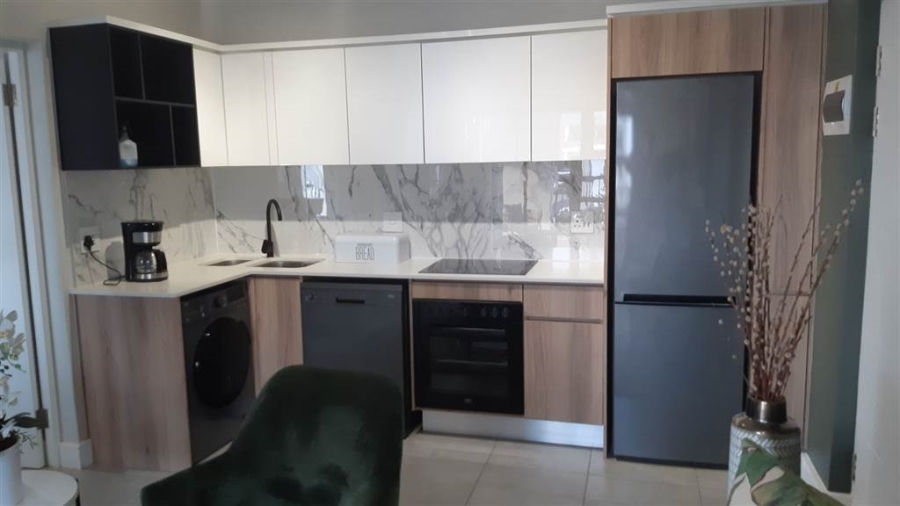1 Bedroom Property for Sale in Waterfall Gauteng