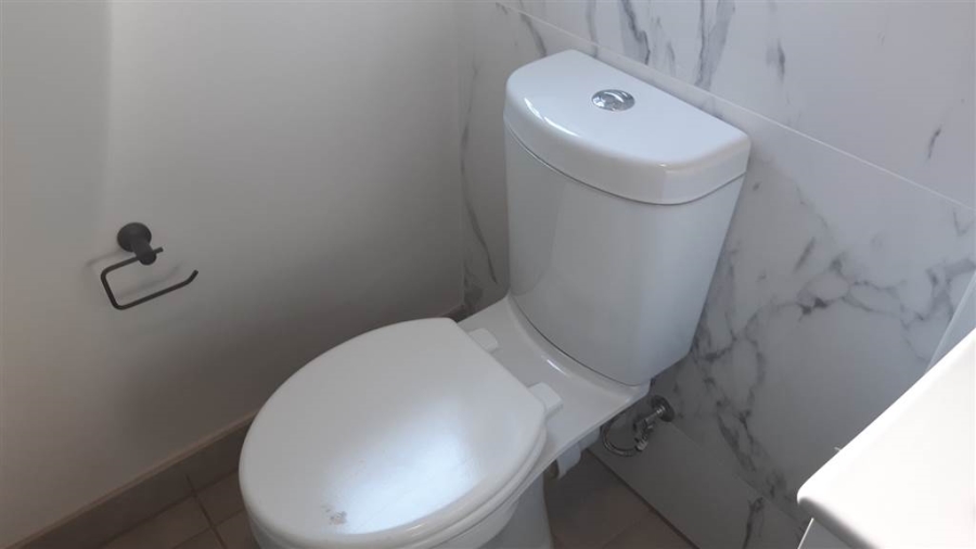 1 Bedroom Property for Sale in Waterfall Gauteng