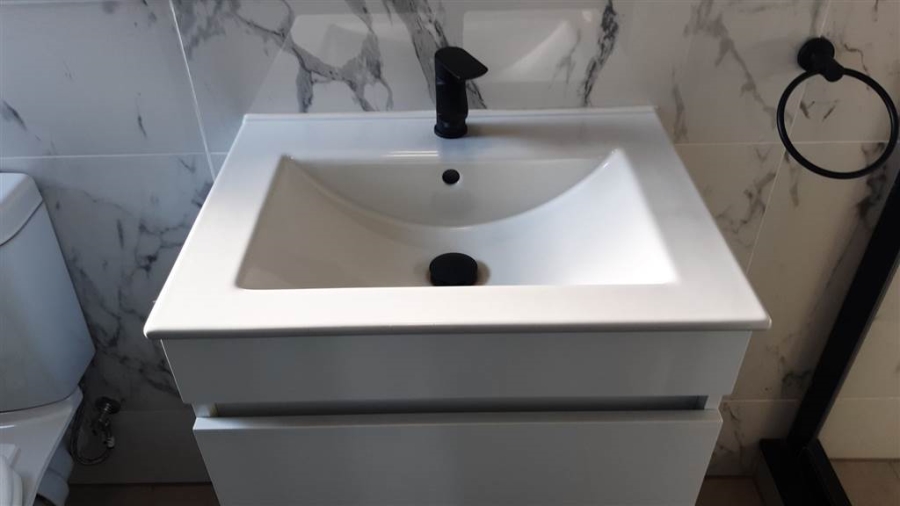 1 Bedroom Property for Sale in Waterfall Gauteng