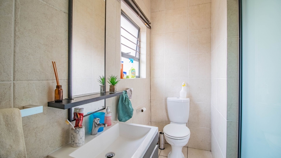 2 Bedroom Property for Sale in Oakdene Gauteng