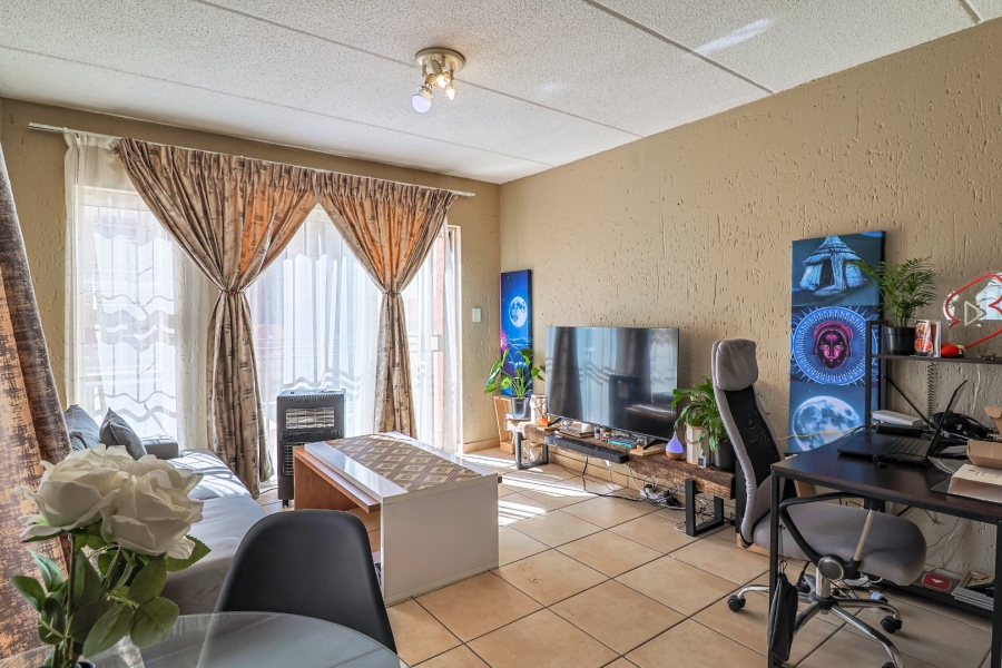 2 Bedroom Property for Sale in Ormonde View Gauteng