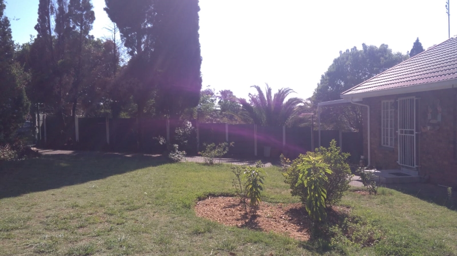 3 Bedroom Property for Sale in Heuweloord Gauteng