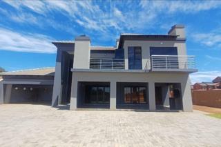 4 Bedroom Property for Sale in Karenpark Gauteng