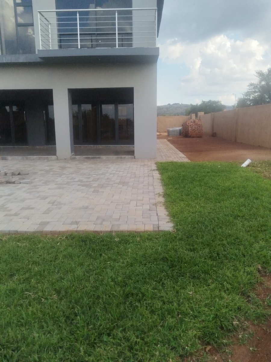 4 Bedroom Property for Sale in Karenpark Gauteng