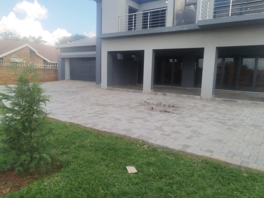 4 Bedroom Property for Sale in Karenpark Gauteng