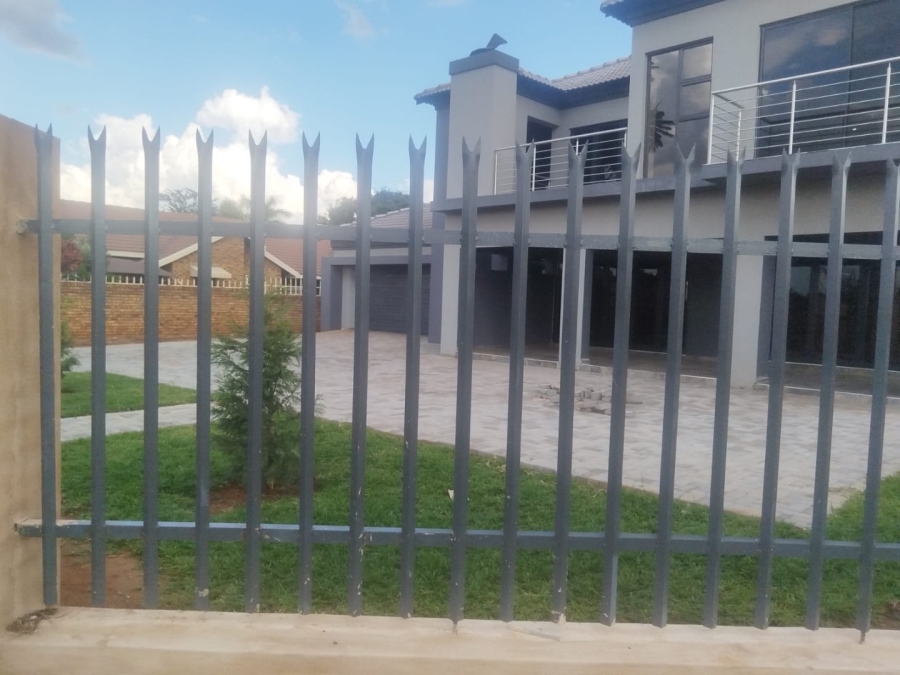 4 Bedroom Property for Sale in Karenpark Gauteng