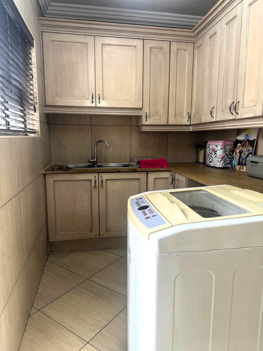 3 Bedroom Property for Sale in Newmark Estate Gauteng