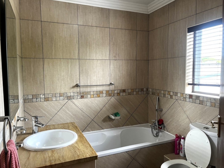 3 Bedroom Property for Sale in Newmark Estate Gauteng