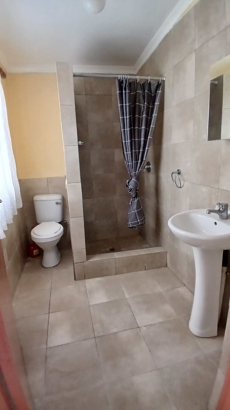 To Let 1 Bedroom Property for Rent in Orange Grove Gauteng