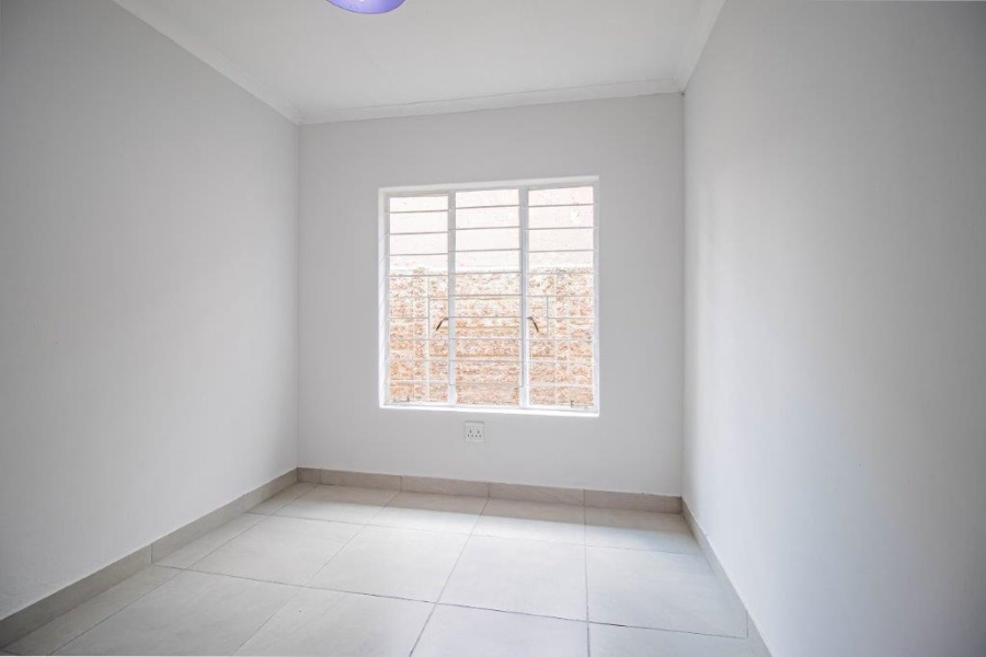 4 Bedroom Property for Sale in Kleinfontein Gauteng