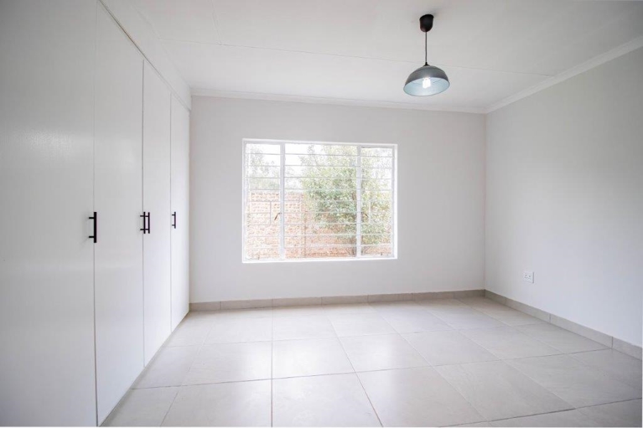 4 Bedroom Property for Sale in Kleinfontein Gauteng