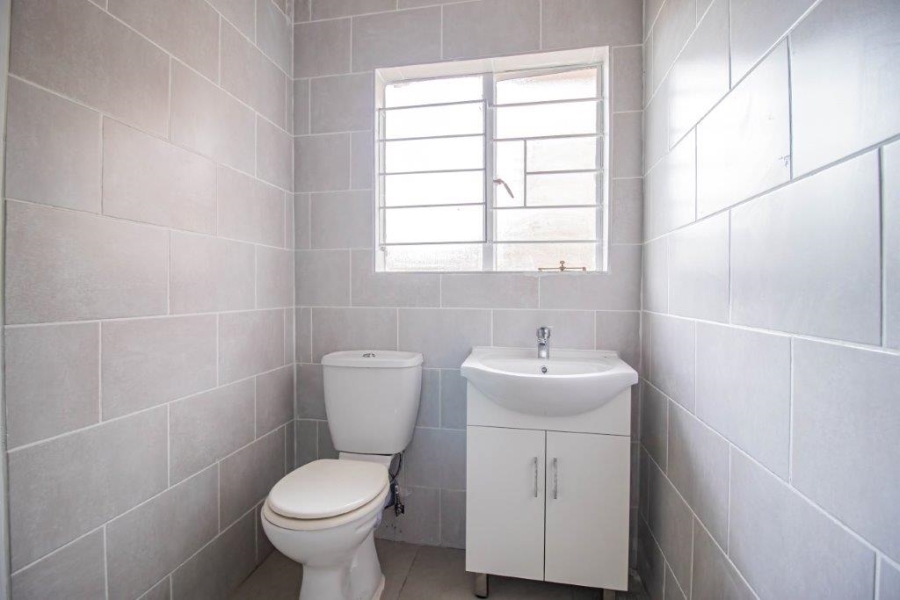 4 Bedroom Property for Sale in Kleinfontein Gauteng