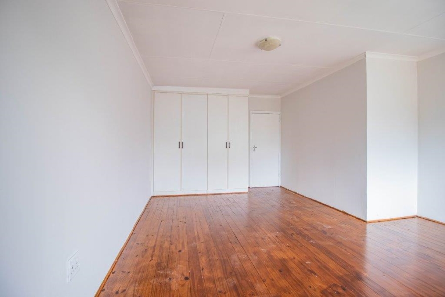 4 Bedroom Property for Sale in Kleinfontein Gauteng