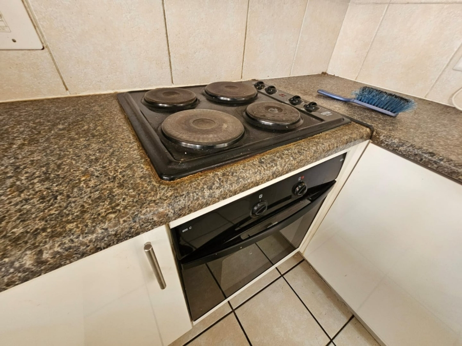 To Let 2 Bedroom Property for Rent in Monavoni Gauteng