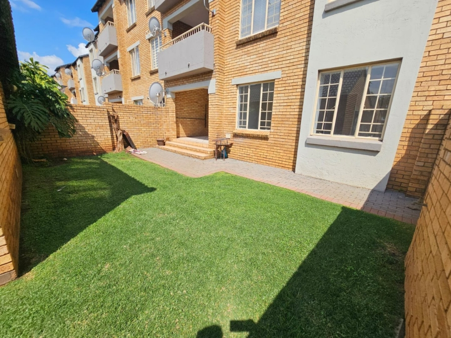 To Let 2 Bedroom Property for Rent in Monavoni Gauteng