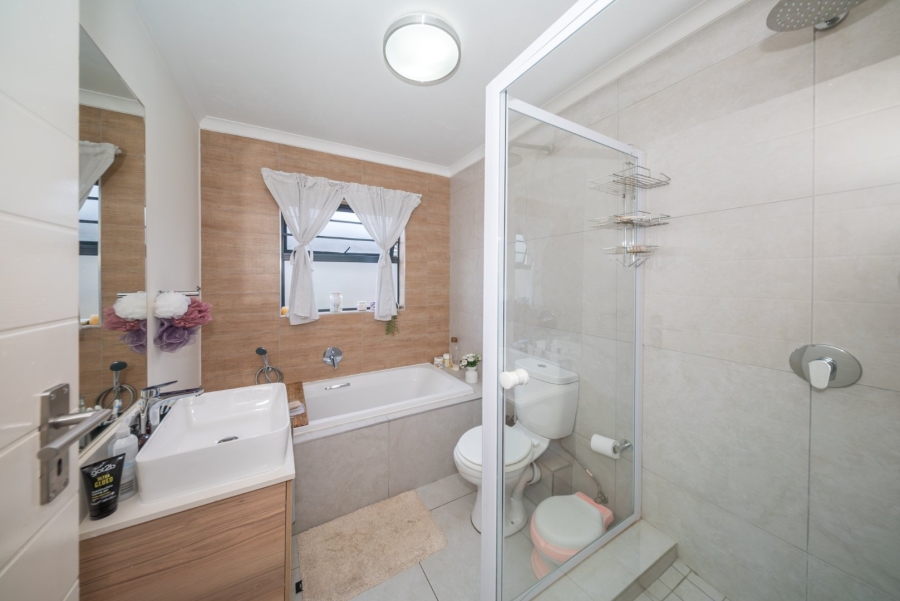 3 Bedroom Property for Sale in Modderfontein Gauteng