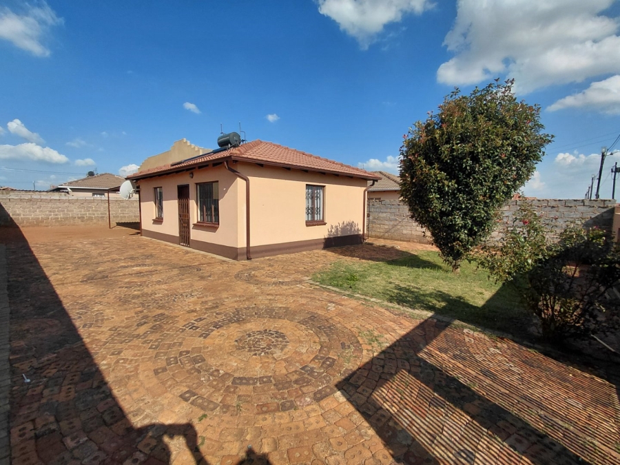 2 Bedroom Property for Sale in Protea Glen Gauteng