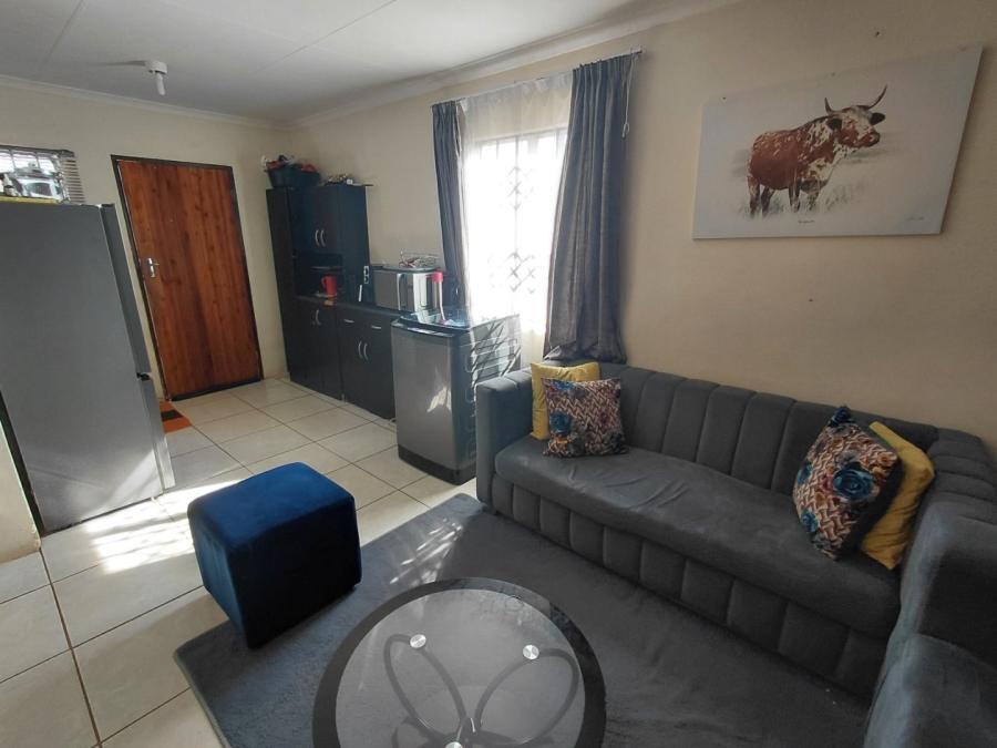 2 Bedroom Property for Sale in Protea Glen Gauteng