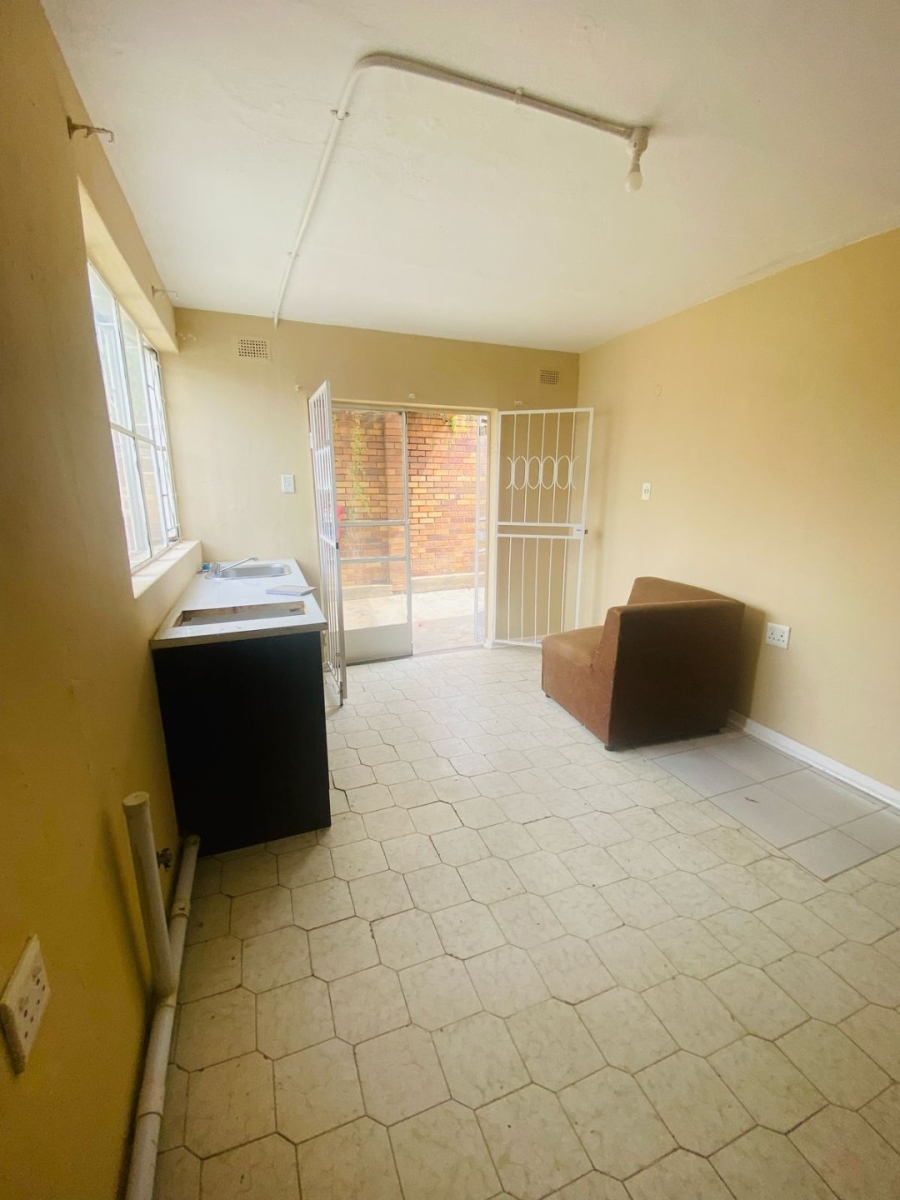 To Let  Bedroom Property for Rent in Germiston South Gauteng