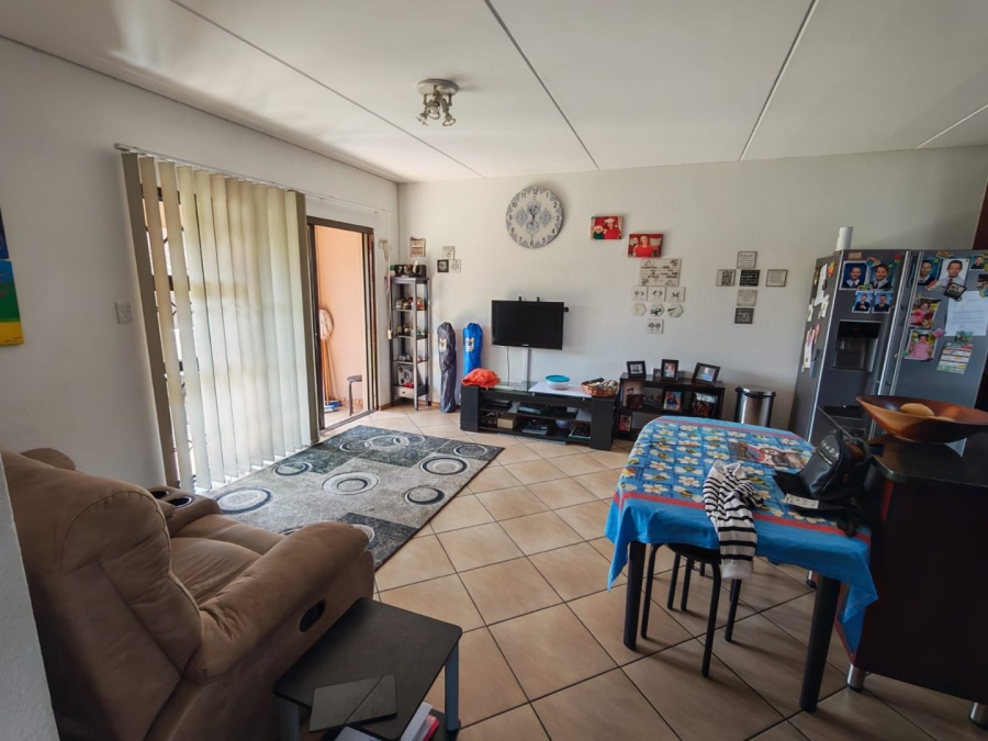 2 Bedroom Property for Sale in Albertsdal Gauteng