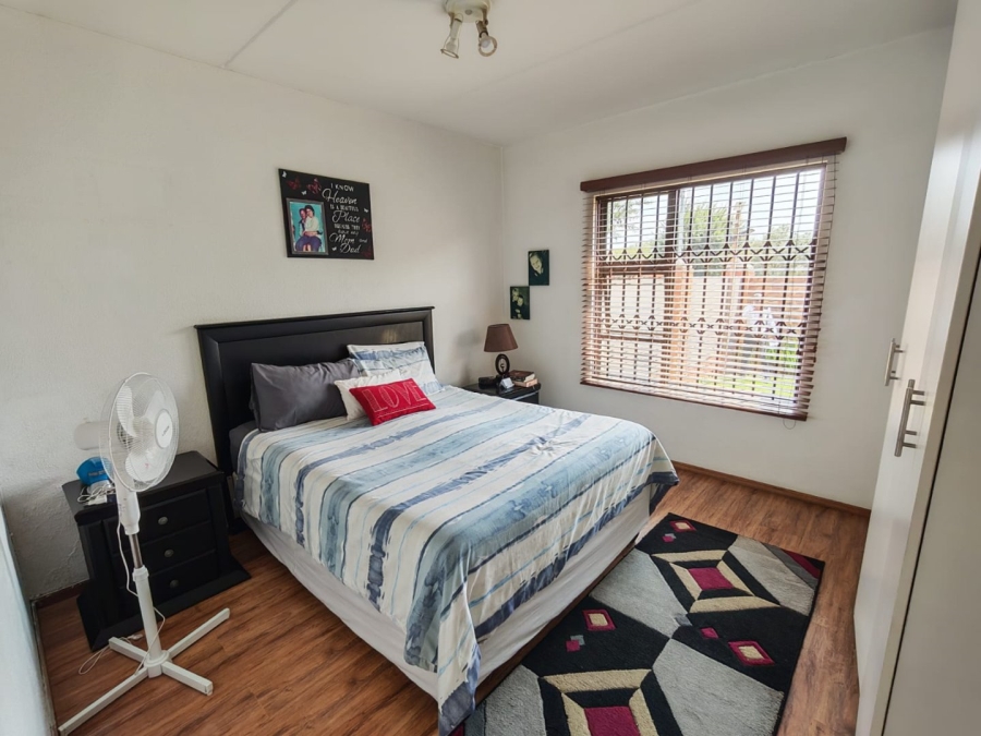 2 Bedroom Property for Sale in Albertsdal Gauteng