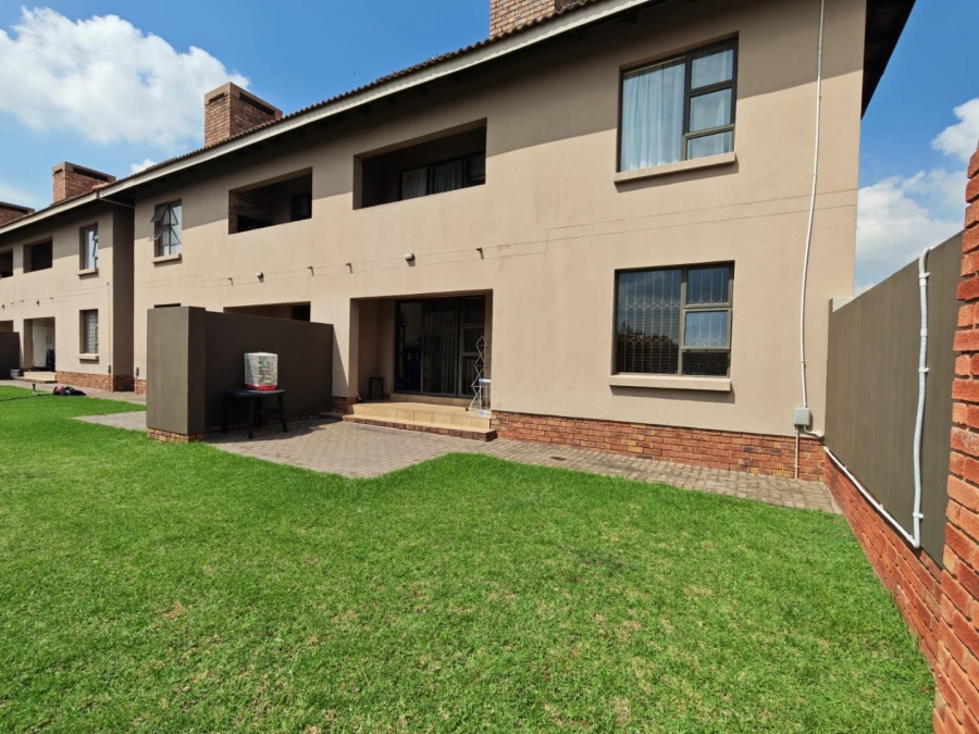 2 Bedroom Property for Sale in Albertsdal Gauteng