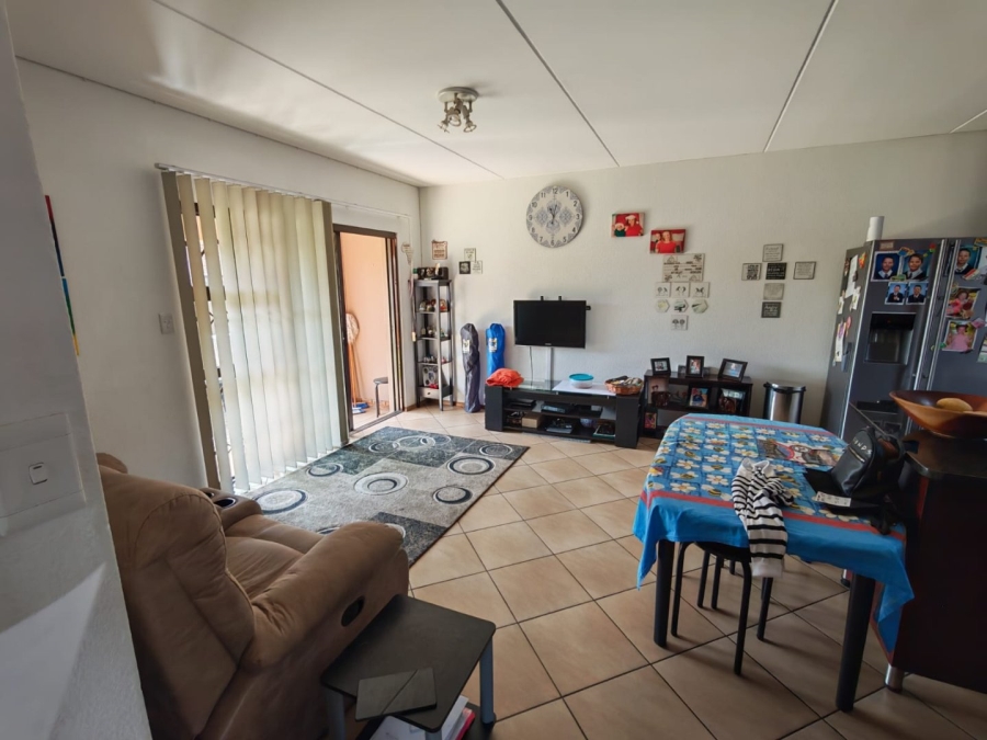 2 Bedroom Property for Sale in Albertsdal Gauteng