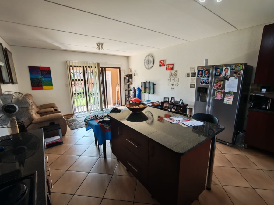 2 Bedroom Property for Sale in Albertsdal Gauteng