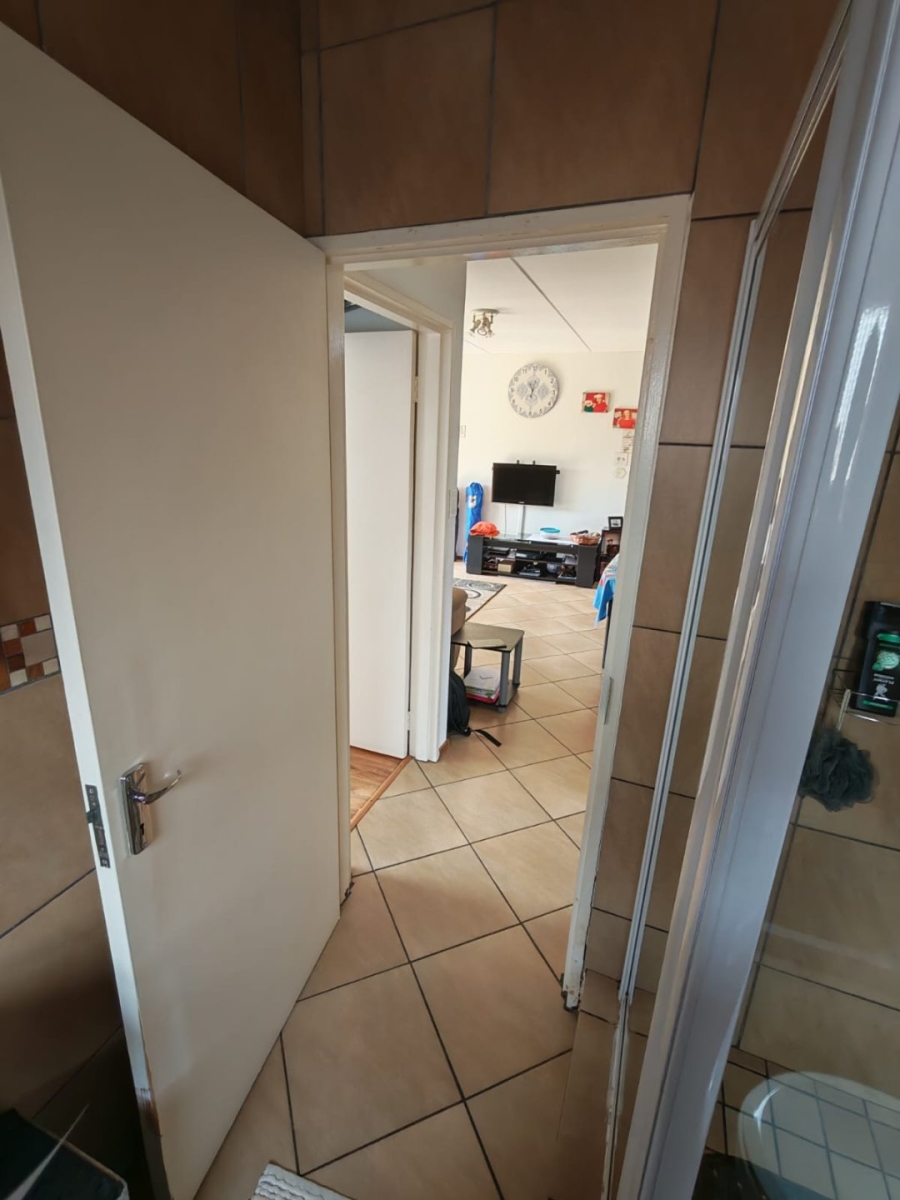 2 Bedroom Property for Sale in Albertsdal Gauteng