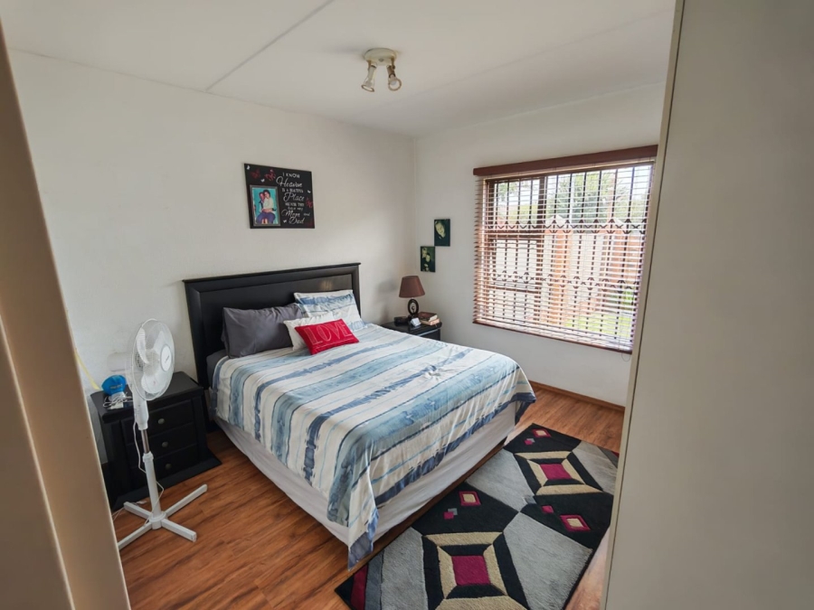 2 Bedroom Property for Sale in Albertsdal Gauteng