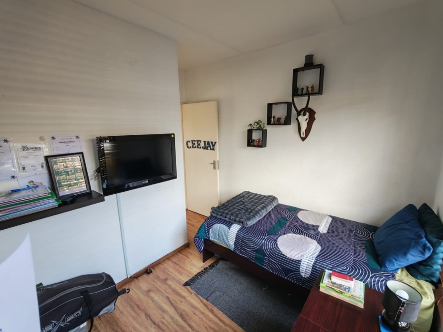 2 Bedroom Property for Sale in Albertsdal Gauteng