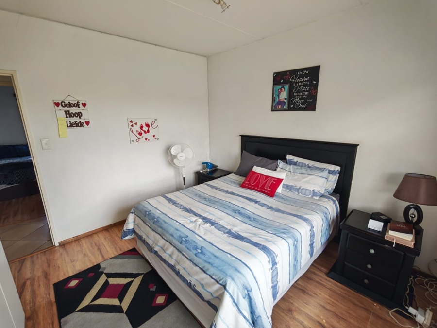 2 Bedroom Property for Sale in Albertsdal Gauteng